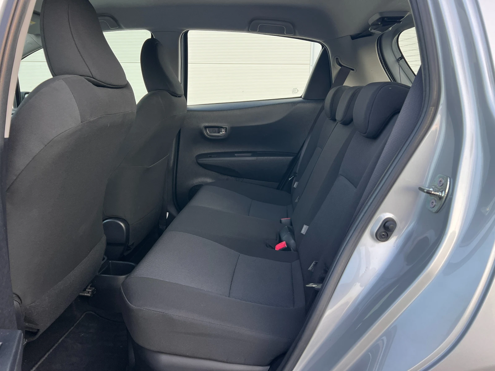 Toyota Yaris Hybrid 127000km ТОП СЪСТОЯНИЕ, снимка 11 - Автомобили и джипове - 55131082
