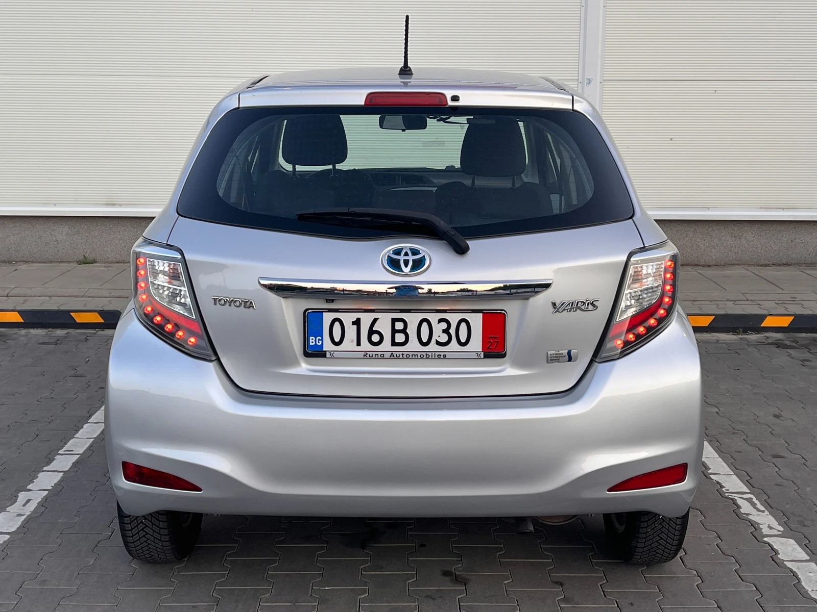 Toyota Yaris Hybrid 127000km ТОП СЪСТОЯНИЕ, снимка 5 - Автомобили и джипове - 55131082