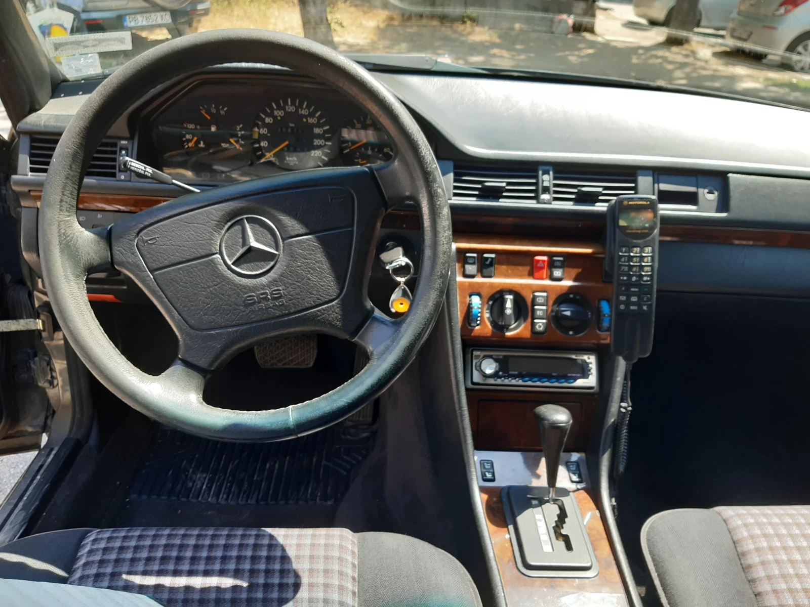 Mercedes-Benz 124 300 TD, снимка 8 - Автомобили и джипове - 56068340