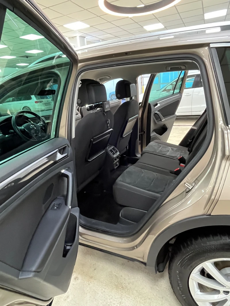 VW Tiguan 4MotionBMT Highline, снимка 11 - Автомобили и джипове - 48645053