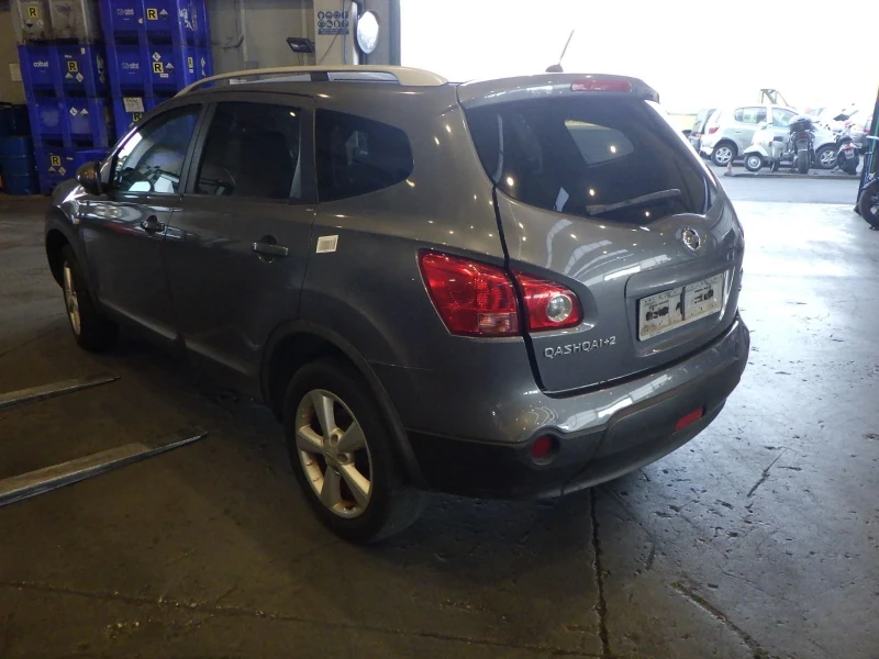 Nissan Qashqai 2.0 DCI, снимка 5 - Автомобили и джипове - 49175834