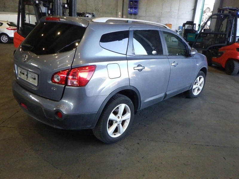 Nissan Qashqai 2.0 DCI, снимка 4 - Автомобили и джипове - 49175834