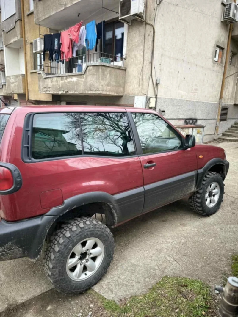 Nissan Terrano 2.7, снимка 1 - Автомобили и джипове - 49366643