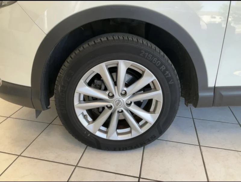 Nissan Qashqai 1.5D/РЕАЛНИ 155х.км./СЕРВИЗНА ИСТОРИЯ/, снимка 15 - Автомобили и джипове - 52665953