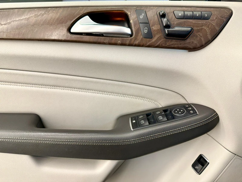 Mercedes-Benz ML 350 AMG* Premium* Harman* Лизинг* , снимка 7 - Автомобили и джипове - 52839893