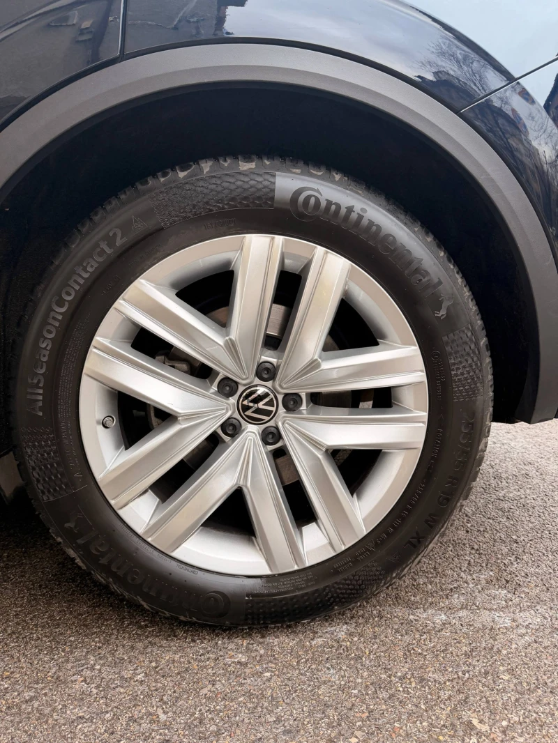 VW Touareg, снимка 2 - Автомобили и джипове - 53247223