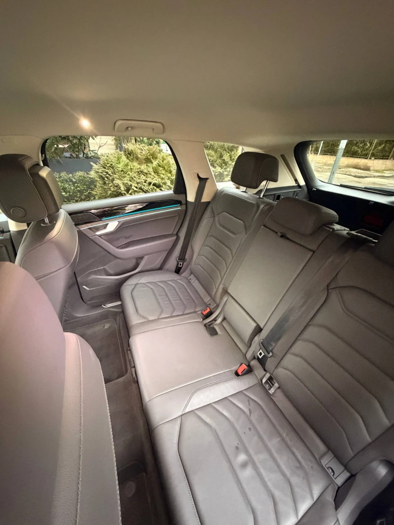 VW Touareg, снимка 16 - Автомобили и джипове - 53247223