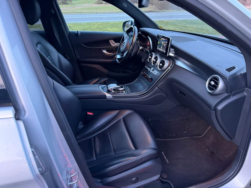 Mercedes-Benz GLC 220 220, снимка 6 - Автомобили и джипове - 53540311