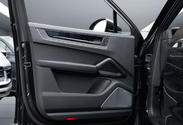 Porsche Cayenne GTS Coupe = SportDesign = Гаранция - изображение 6