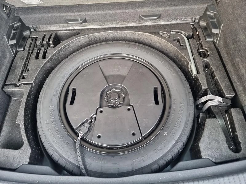 VW Tiguan 2.0 TSI R-Line 4 Motion, снимка 16 - Автомобили и джипове - 54054870