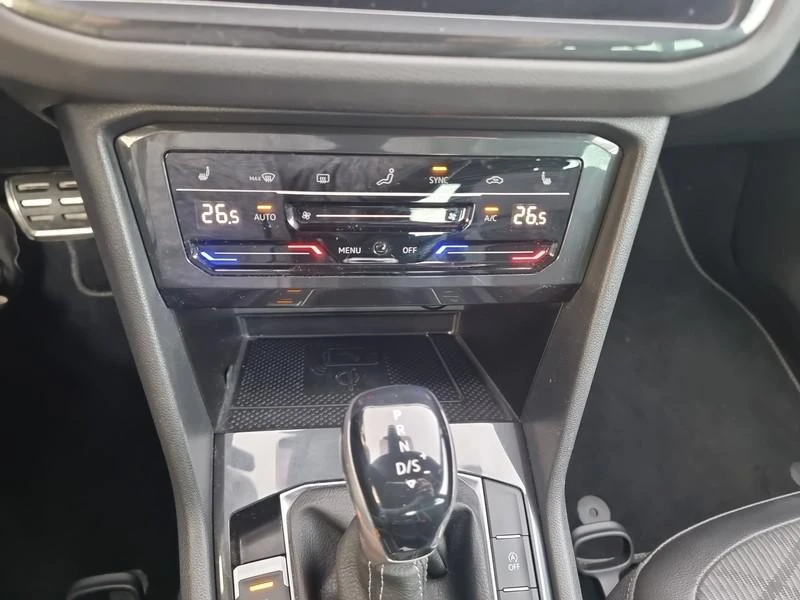 VW Tiguan 2.0 TSI R-Line 4 Motion, снимка 10 - Автомобили и джипове - 54054870