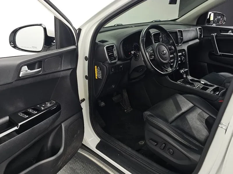 Kia Sportage 2.0 2WD, снимка 11 - Автомобили и джипове - 55789277