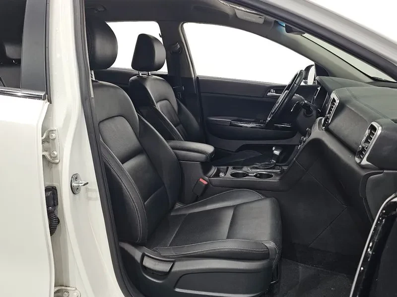 Kia Sportage 2.0 2WD, снимка 10 - Автомобили и джипове - 55789277