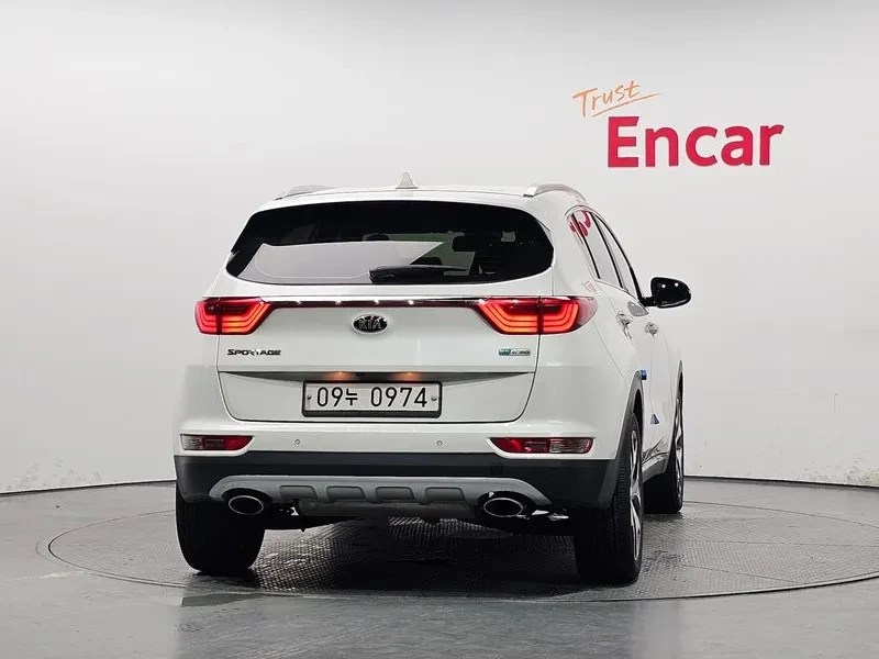 Kia Sportage 2.0 2WD, снимка 4 - Автомобили и джипове - 55789277