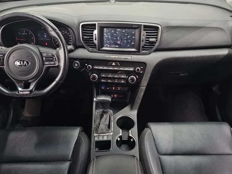 Kia Sportage 2.0 2WD, снимка 7 - Автомобили и джипове - 55789277