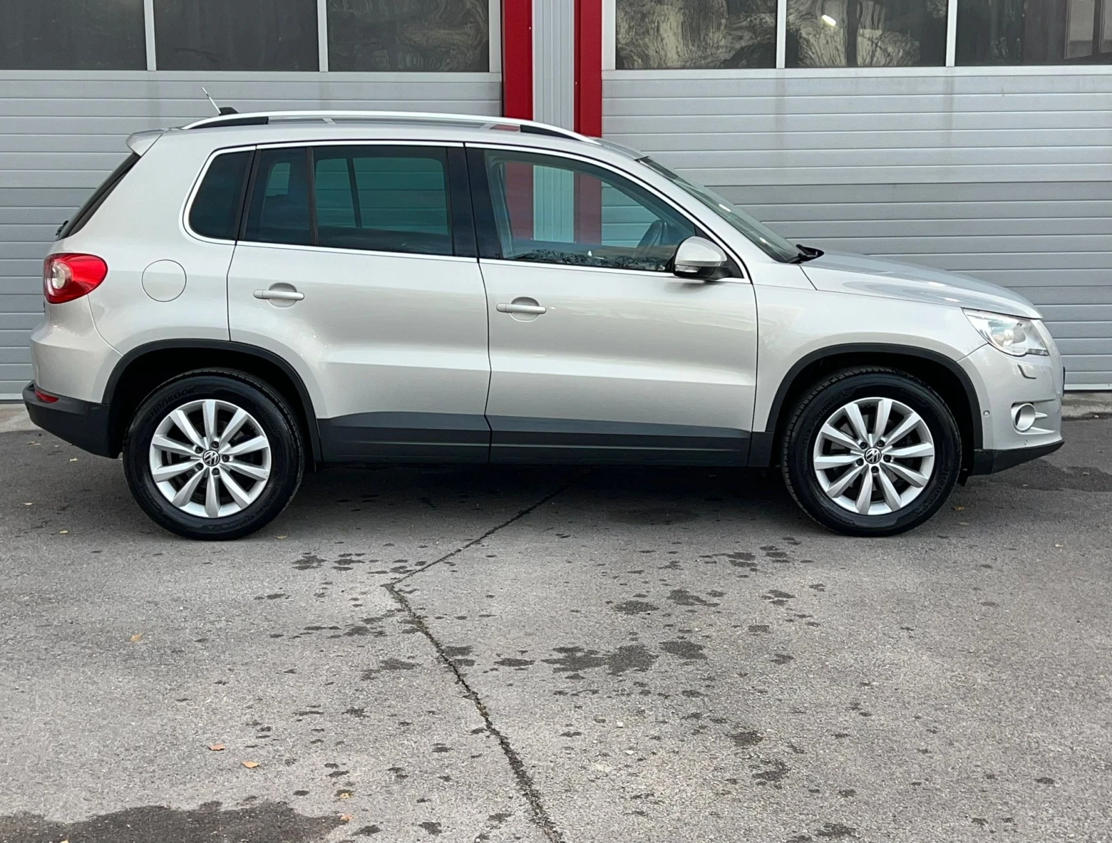 VW Tiguan 2.0TDI HIGHLINE 4MOTION NAVI KAMERA EVRO 5A  - изображение 7