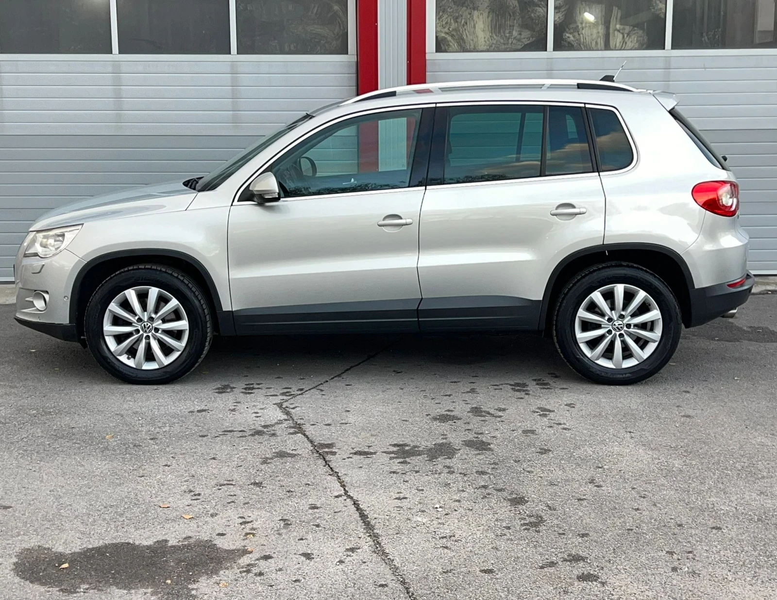 VW Tiguan 2.0TDI HIGHLINE 4MOTION NAVI KAMERA EVRO 5A  - изображение 6