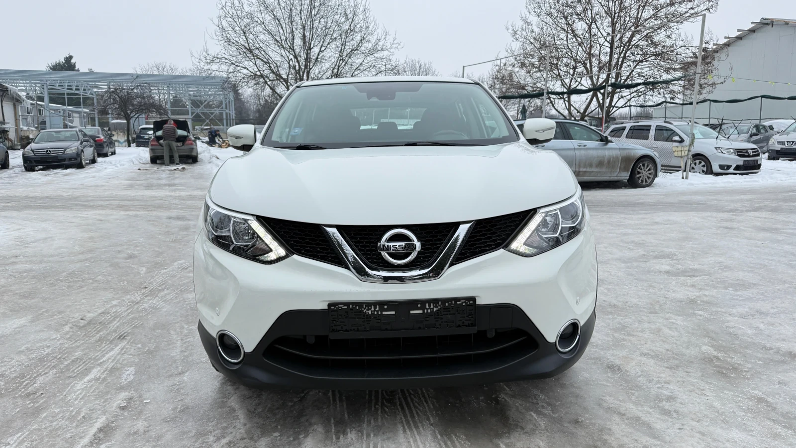Nissan Qashqai 1.5D/РЕАЛНИ 155х.км./СЕРВИЗНА ИСТОРИЯ/ - изображение 2