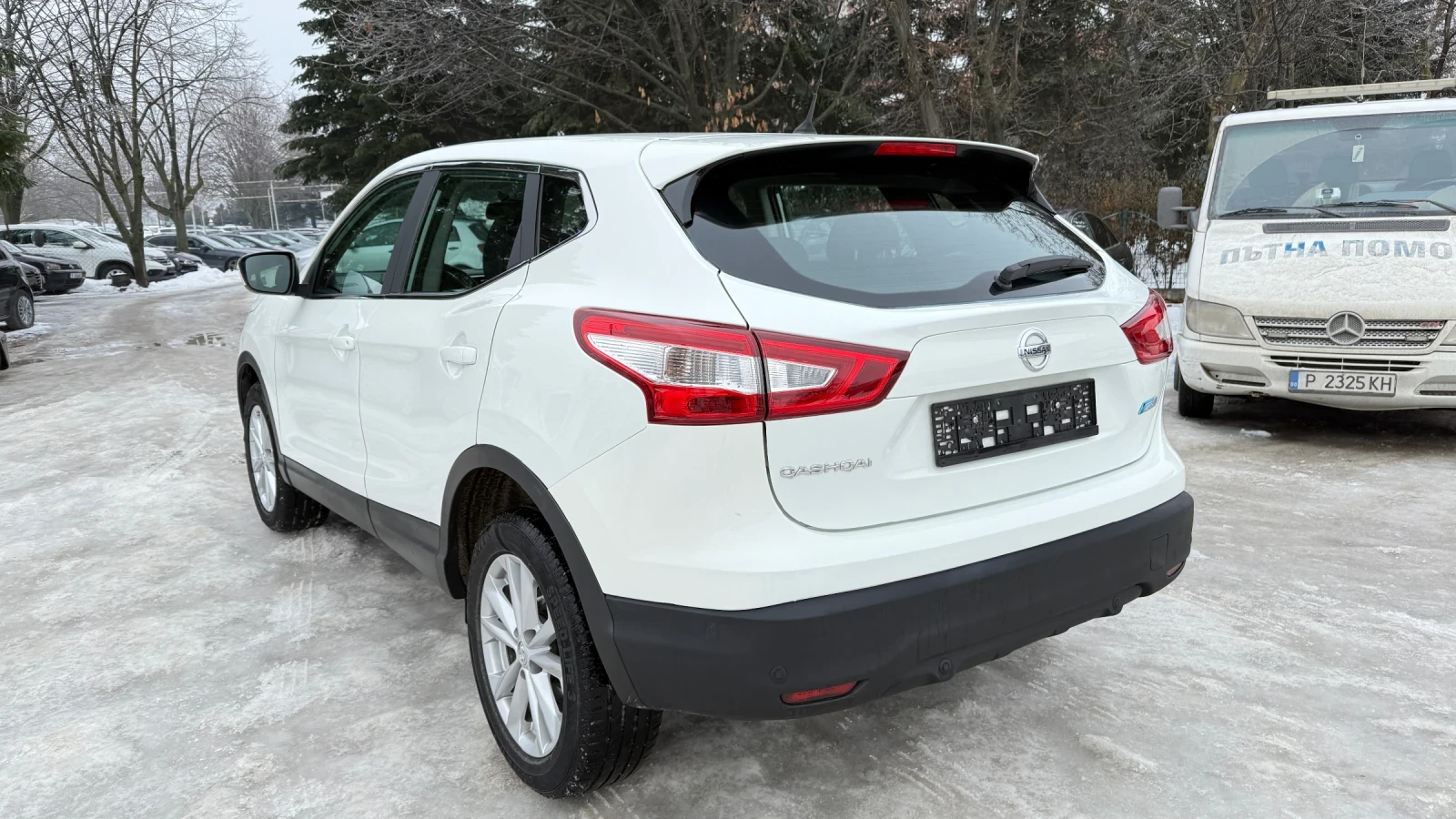 Nissan Qashqai 1.5D/РЕАЛНИ 155х.км./СЕРВИЗНА ИСТОРИЯ/ - изображение 4