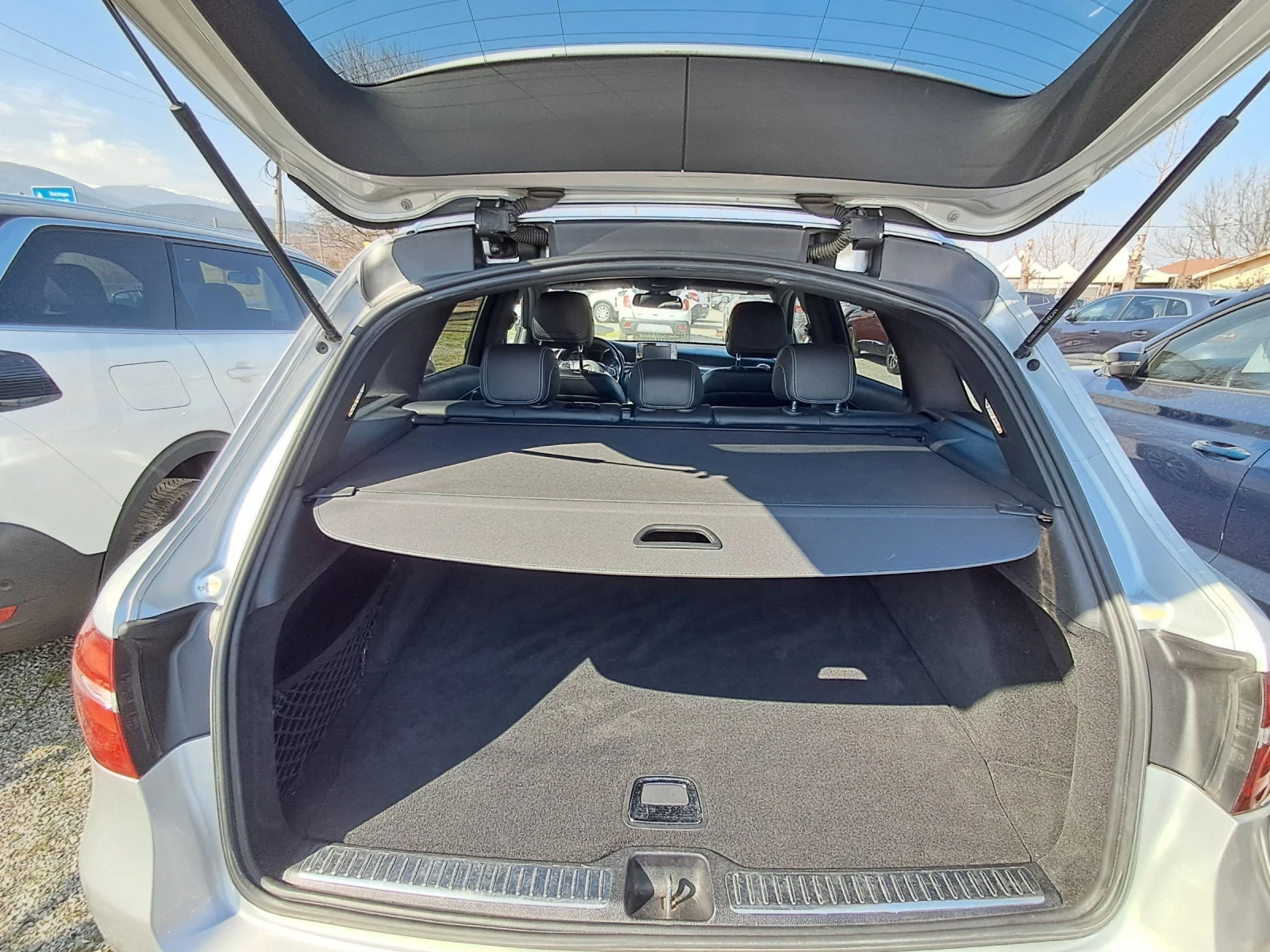 Mercedes-Benz GLC 220 220, снимка 14 - Автомобили и джипове - 53540311