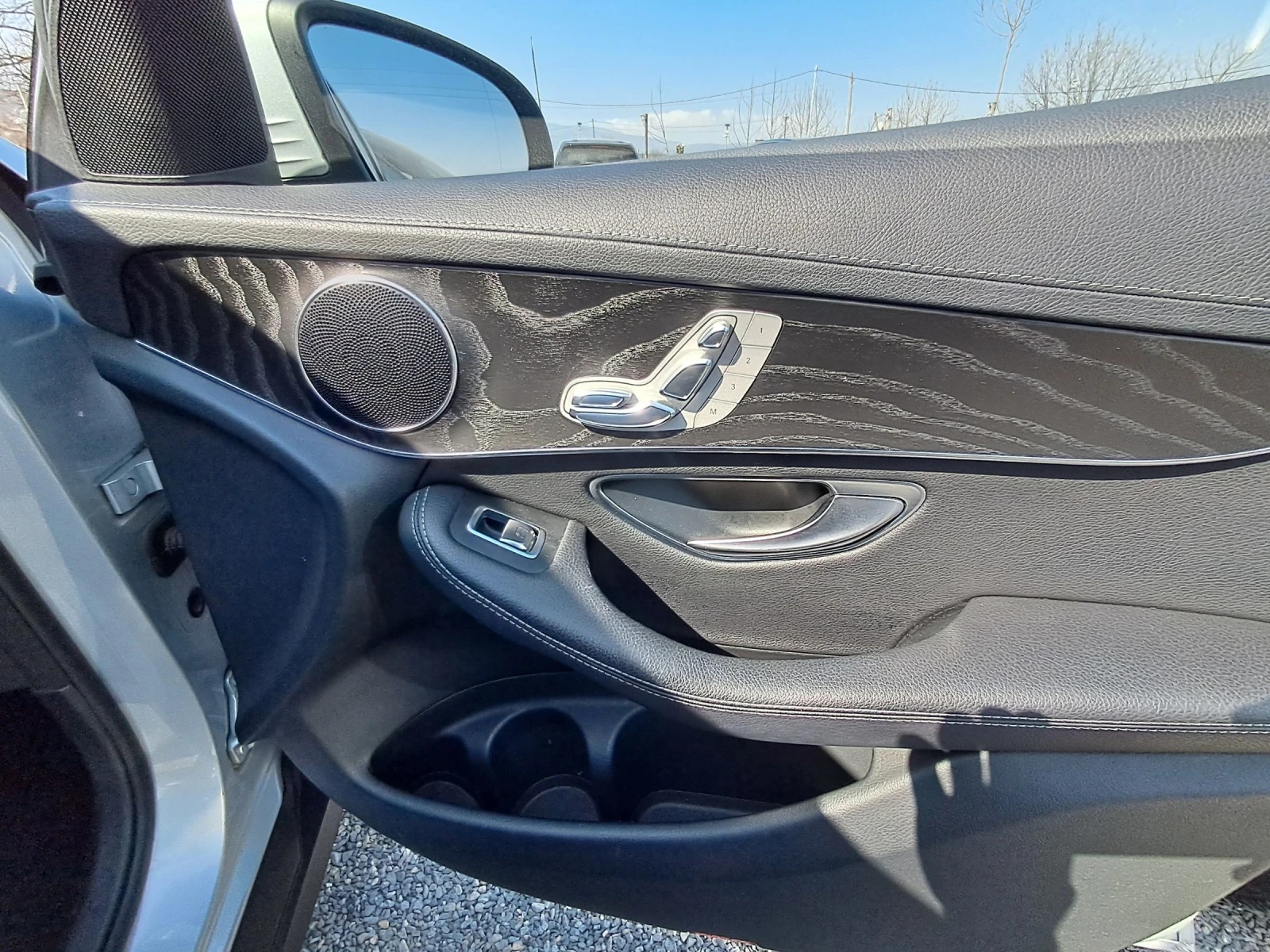 Mercedes-Benz GLC 220 220, снимка 16 - Автомобили и джипове - 53540311