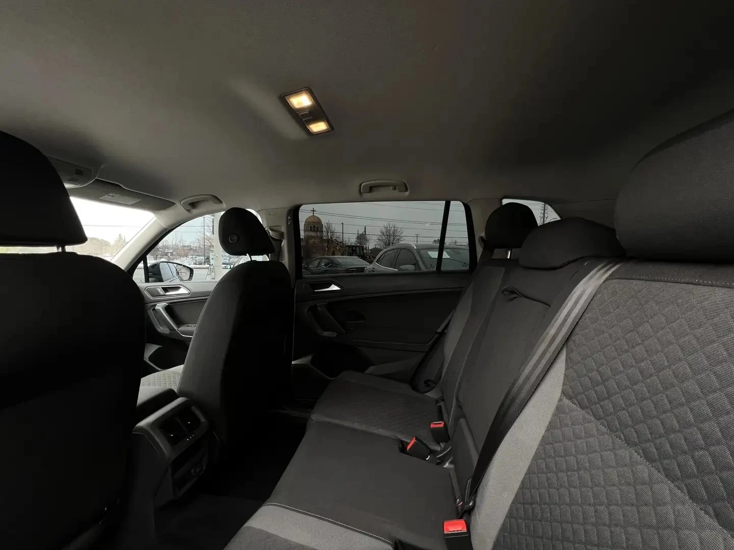 VW Tiguan Trendline * 4Motion * Подгреви * Carfax * , снимка 9 - Автомобили и джипове - 53852042