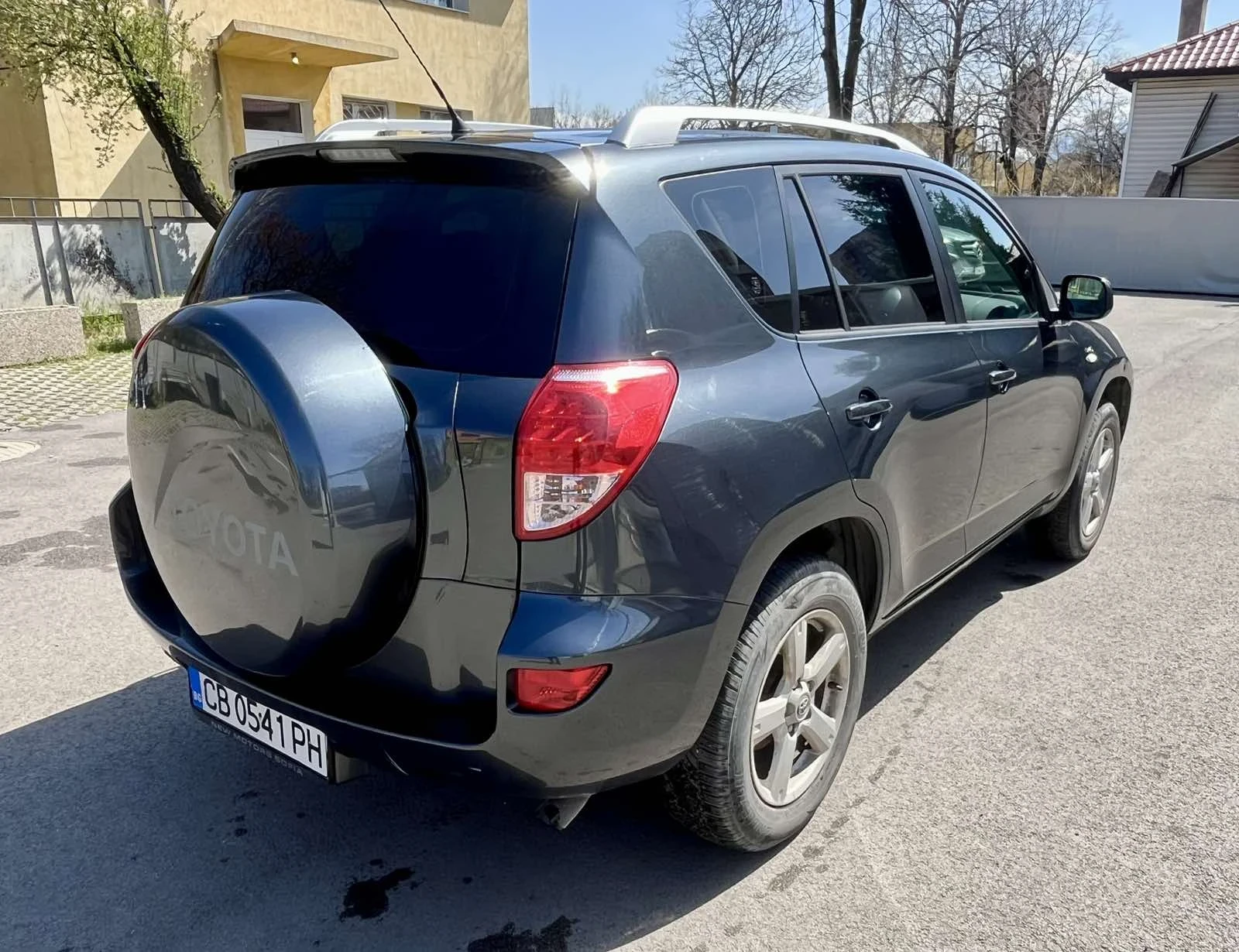 Toyota Rav4 2.2 D4D, снимка 5 - Автомобили и джипове - 54175247
