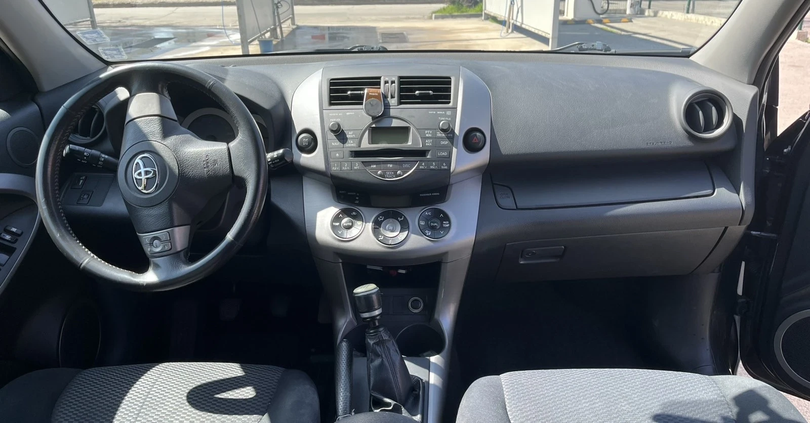 Toyota Rav4 2.2 D4D, снимка 7 - Автомобили и джипове - 54175247