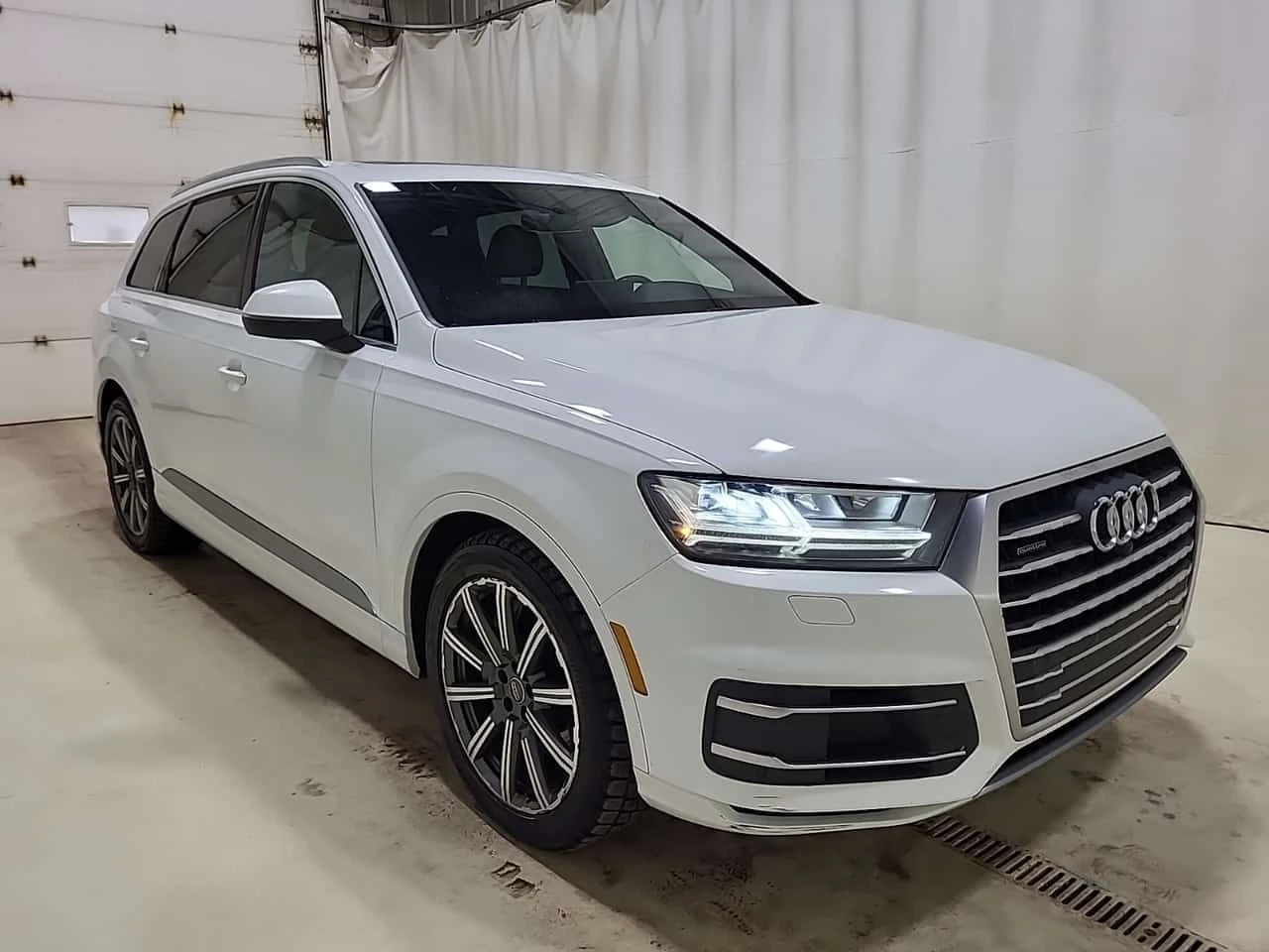 Audi Q7 * Technik * MATRIX * АВТОКРЕДИТ, снимка 2 - Автомобили и джипове - 54687459