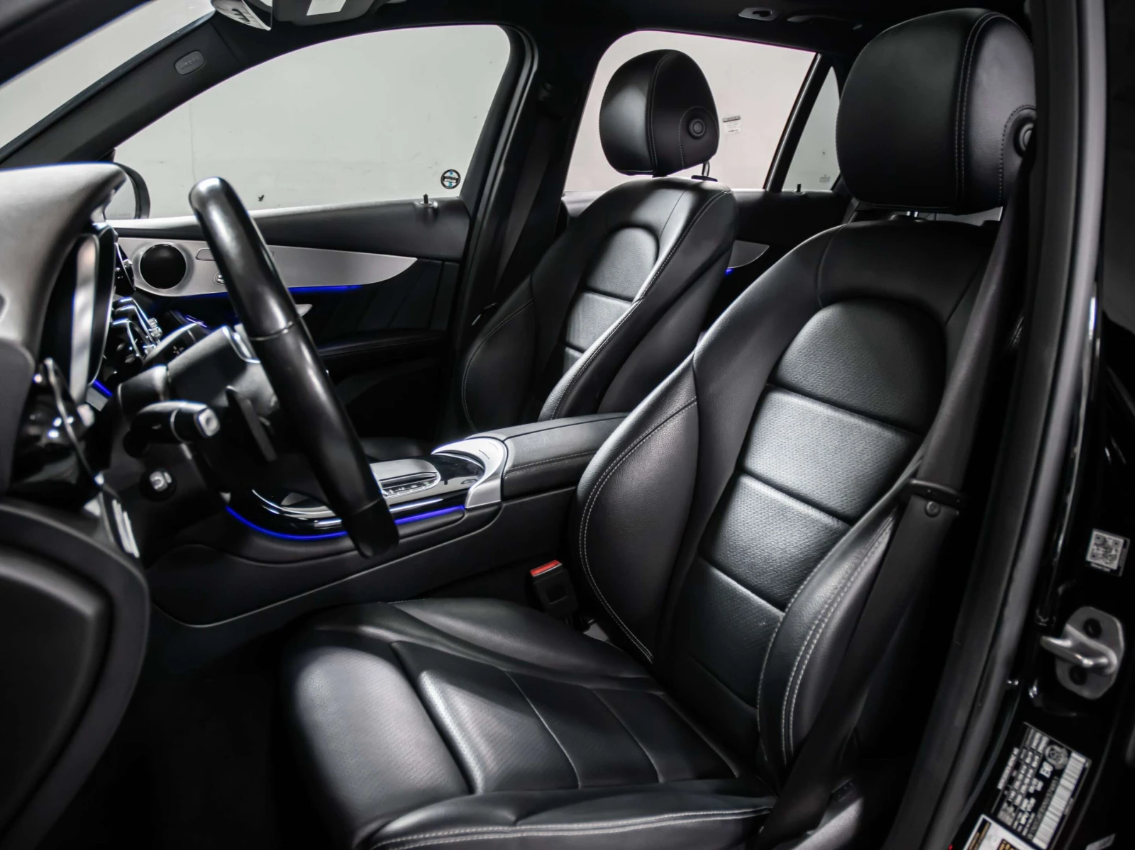 Mercedes-Benz GLC 300 4MATIC SUV * CARFAX * , снимка 9 - Автомобили и джипове - 56102845