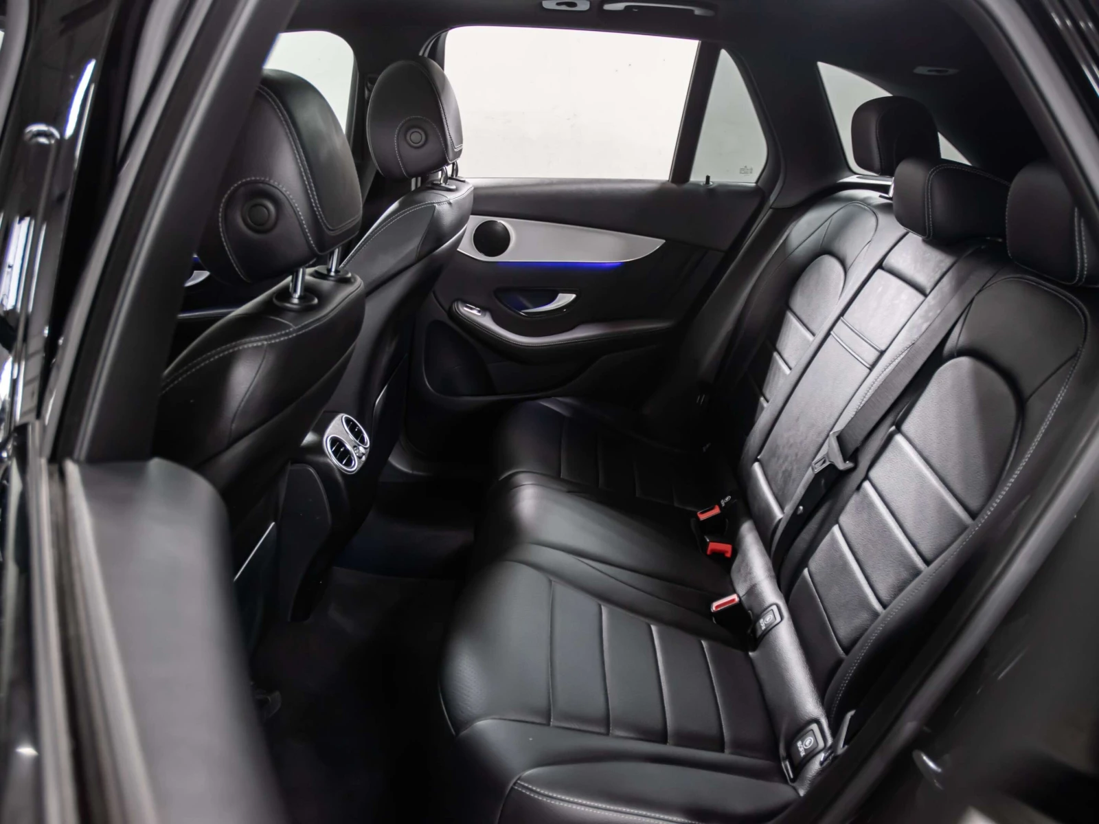 Mercedes-Benz GLC 300 4MATIC SUV * CARFAX * , снимка 10 - Автомобили и джипове - 56102845