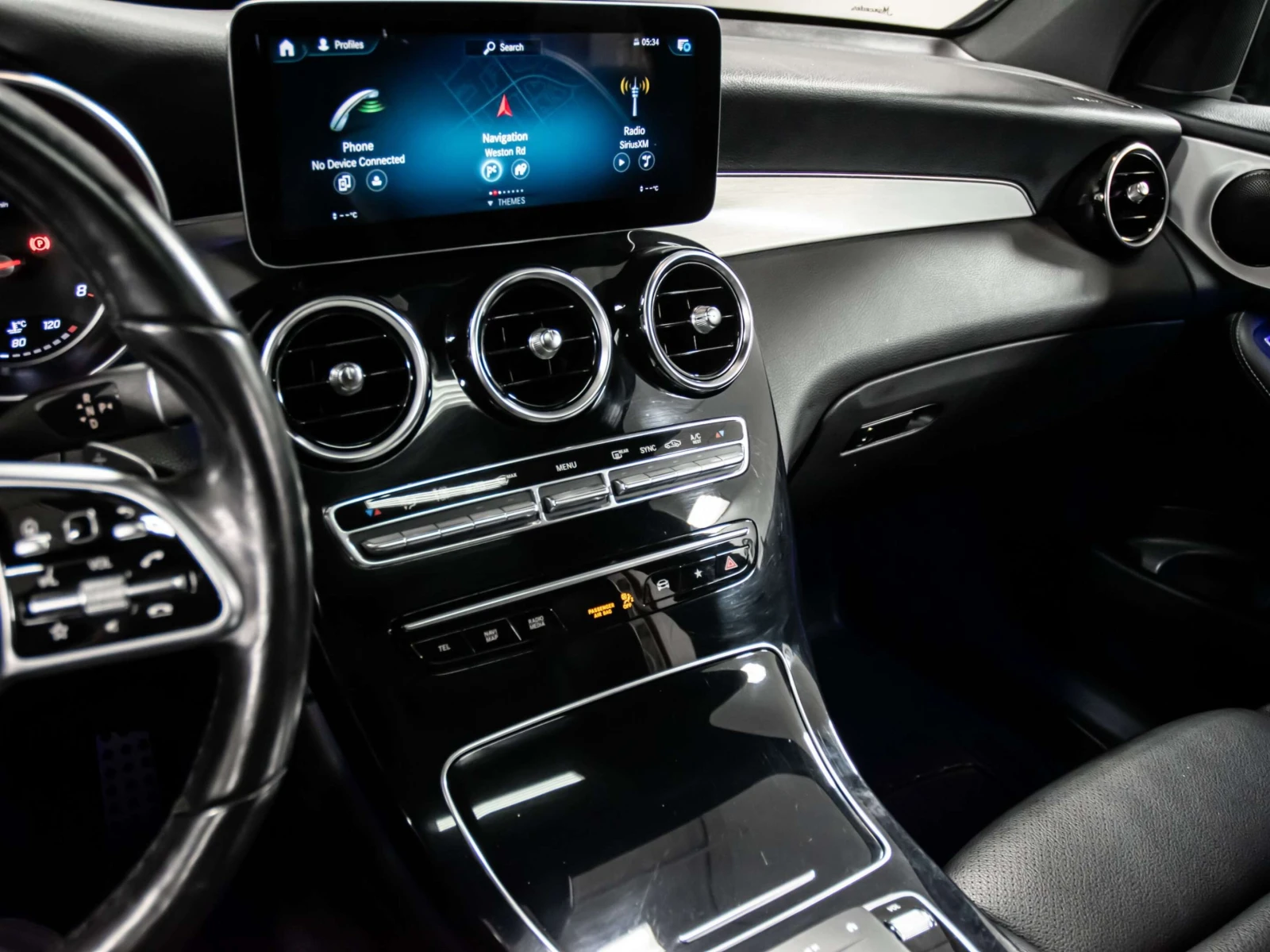 Mercedes-Benz GLC 300 4MATIC SUV * CARFAX * , снимка 13 - Автомобили и джипове - 56102845