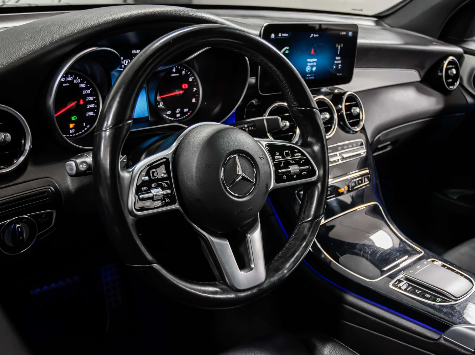Mercedes-Benz GLC 300 4MATIC SUV * CARFAX * , снимка 7 - Автомобили и джипове - 56102845