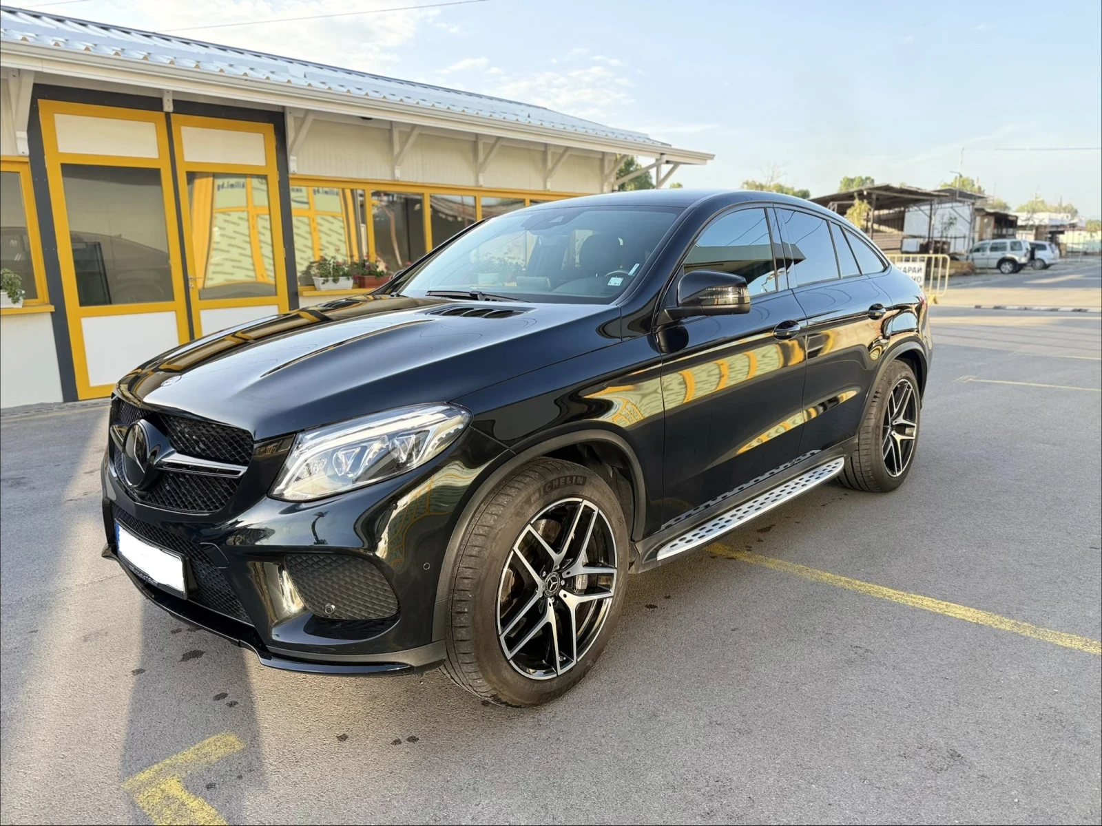 Mercedes-Benz GLE 350 AMG, снимка 2 - Автомобили и джипове - 56149272