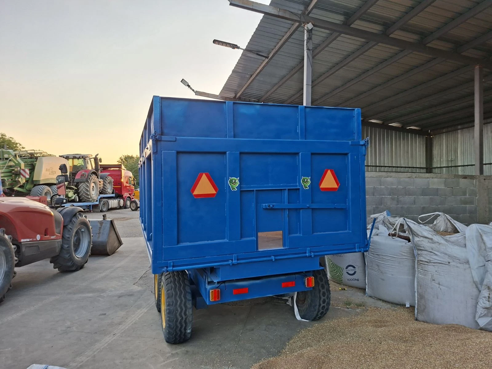 Телескопичен товарач JCB 9000 - изображение 4