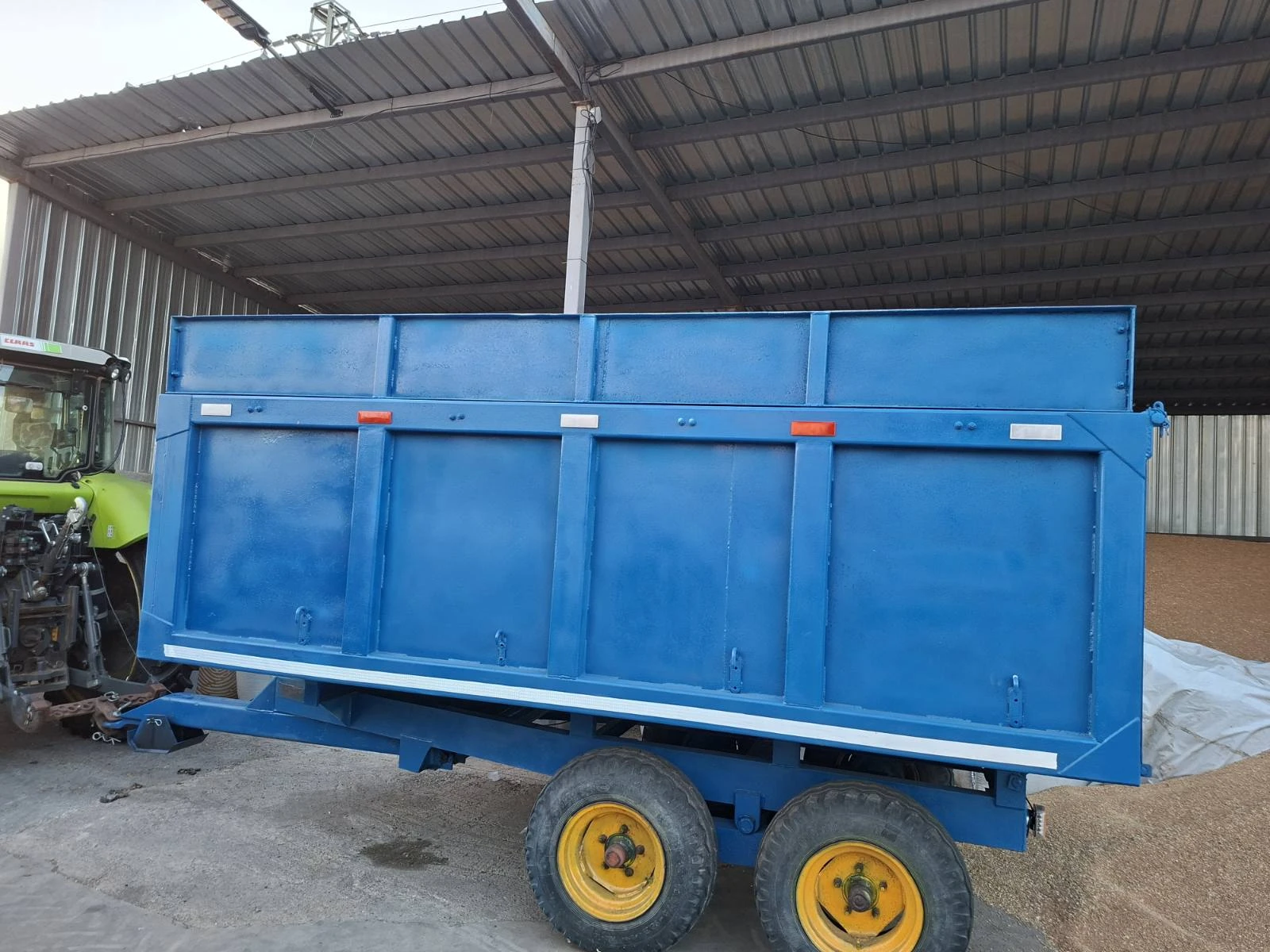 Телескопичен товарач JCB 9000 - изображение 2