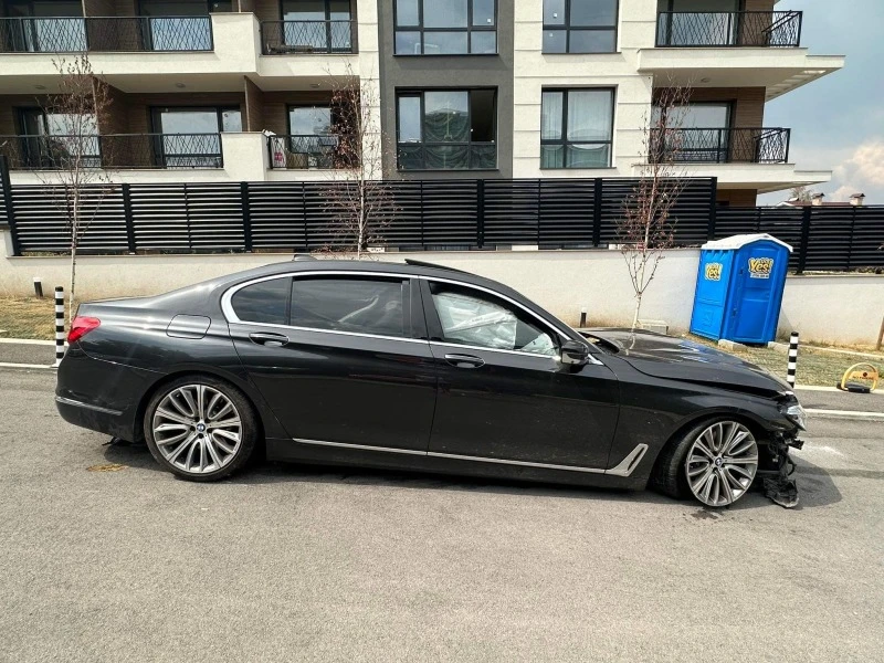 BMW 750 Хд G12 Long , снимка 6 - Автомобили и джипове - 42065868