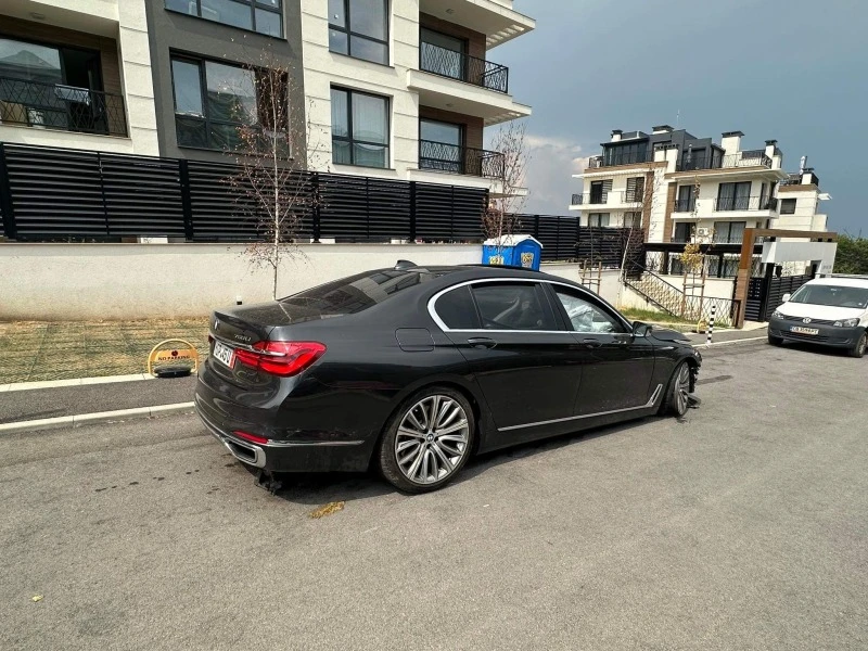 BMW 750 Хд G12 Long , снимка 5 - Автомобили и джипове - 42065868