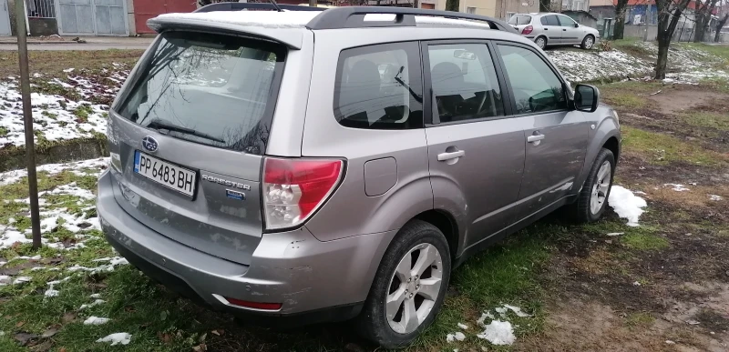 Subaru Forester 2000 дизел, снимка 3 - Автомобили и джипове - 42460192