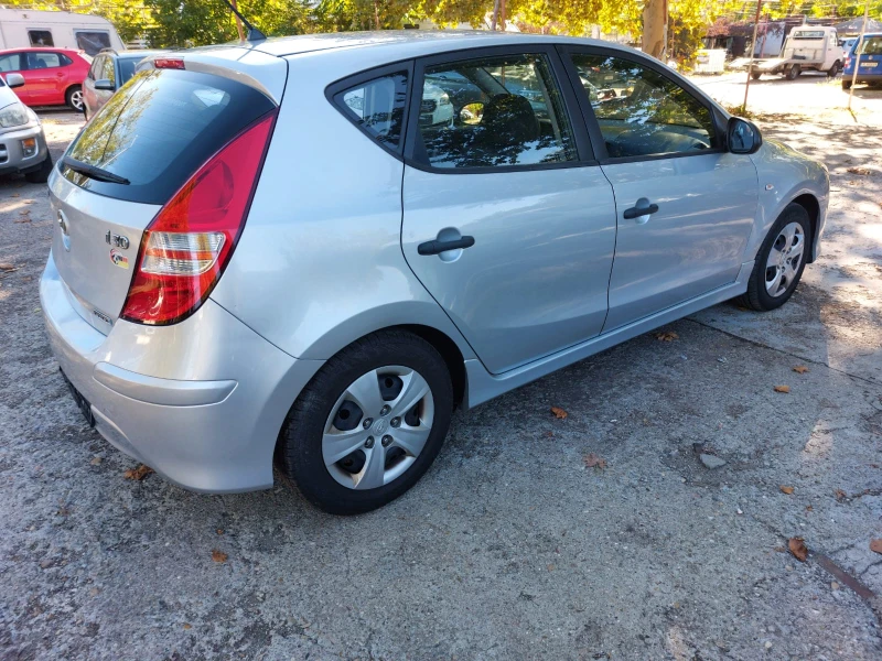 Hyundai I30 1.6crdi, снимка 5 - Автомобили и джипове - 47530877