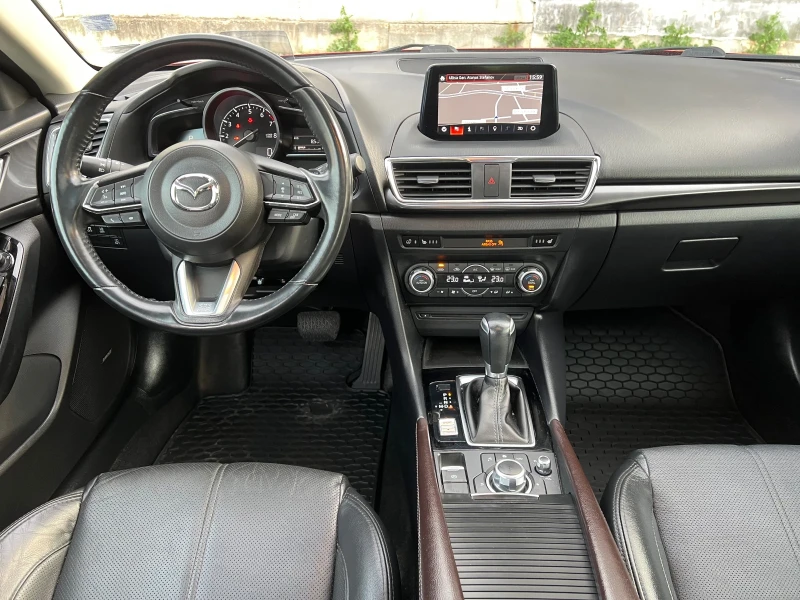 Mazda 3 2.5i, снимка 11 - Автомобили и джипове - 47844693