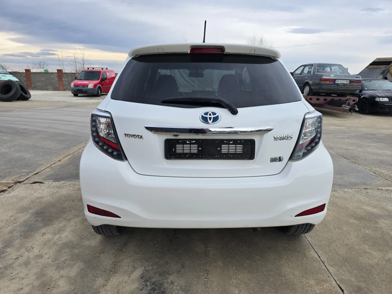 Toyota Yaris 1.5 HYBRID ПАНОРАМА, снимка 8 - Автомобили и джипове - 48530496