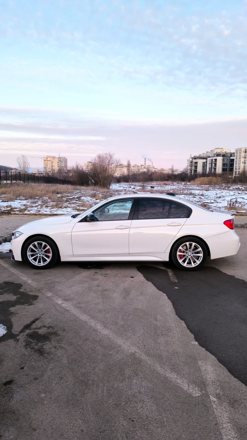 BMW 330 Xdrive D, снимка 15 - Автомобили и джипове - 49237140