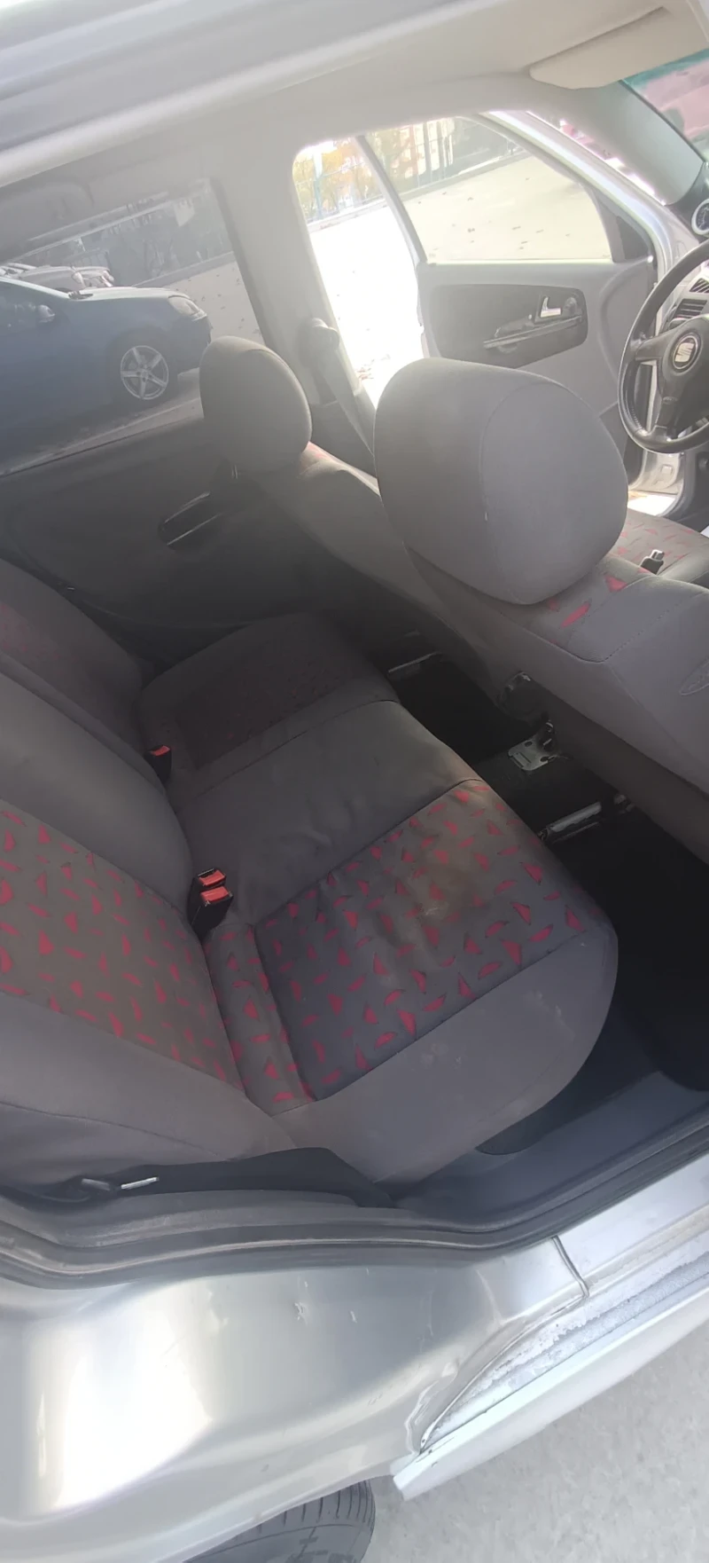 Seat Cordoba, снимка 8 - Автомобили и джипове - 52147499