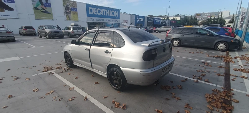 Seat Cordoba, снимка 5 - Автомобили и джипове - 52147499