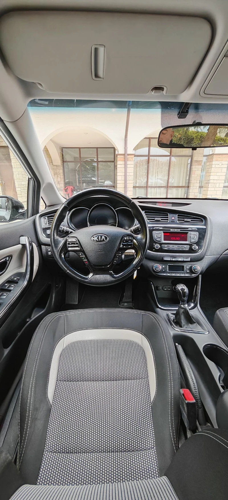 Kia Ceed 1.6 GRDI, снимка 8 - Автомобили и джипове - 52382737