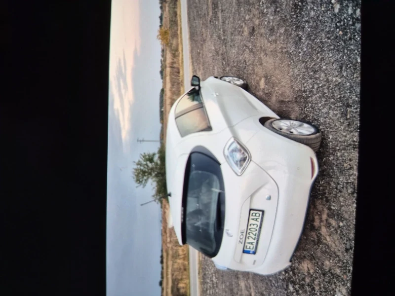 Renault Zoe, снимка 4 - Автомобили и джипове - 52683595