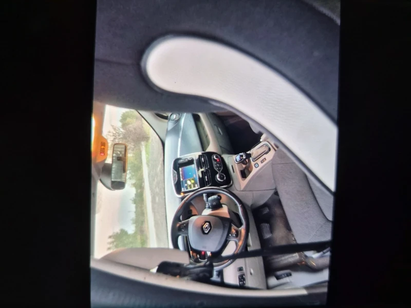 Renault Zoe, снимка 2 - Автомобили и джипове - 52683595