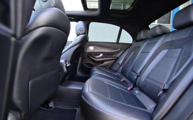 Mercedes-Benz E 53 AMG 4Matic+ , снимка 9 - Автомобили и джипове - 53451364