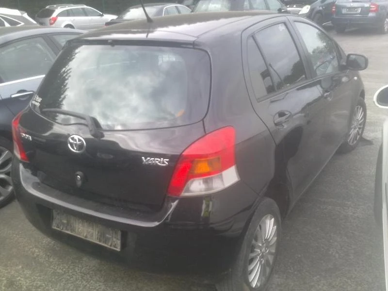 Toyota Yaris 1.33i /1.4 D4D, снимка 16 - Автомобили и джипове - 48320238